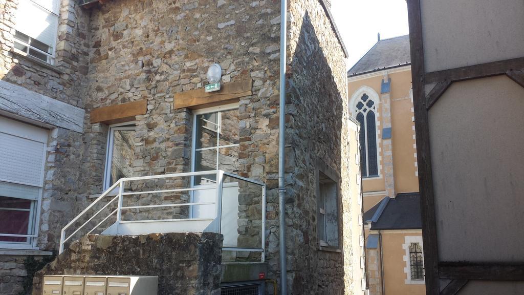 Au Pigeon Blanc Hotel Andouille Exterior photo